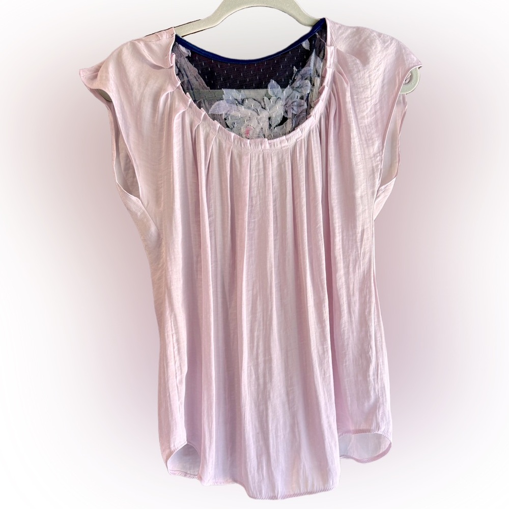 🌺🌸Lauren Conrad soft lightweight pale pink blouse🌺